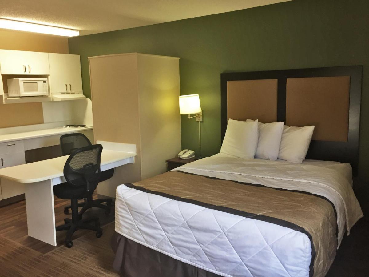 Extended Stay America Select Suites - Chicago - Hanover Park Екстер'єр фото