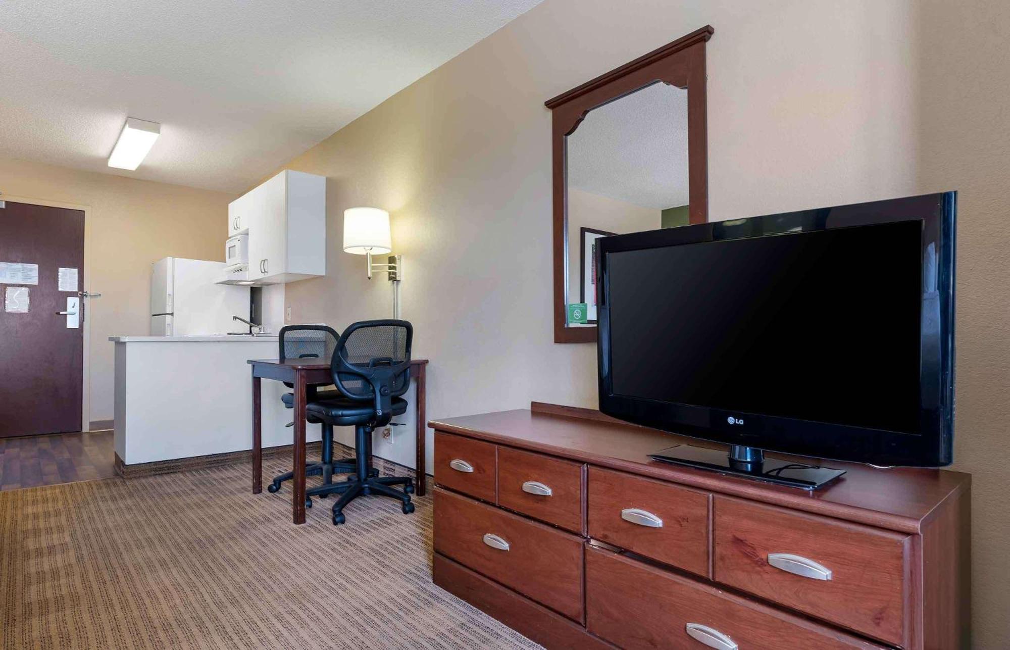 Extended Stay America Select Suites - Chicago - Hanover Park Екстер'єр фото